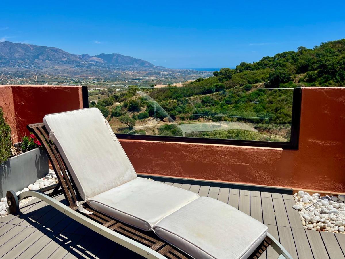 Bright Apartment In The Hills Of Elviria Malaga Bagian luar foto